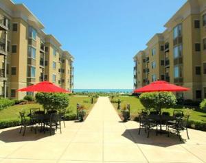 Milwaukee Condos at Lake Bluff.