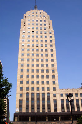 Milwaukee Condos at Wisconsin Tower.